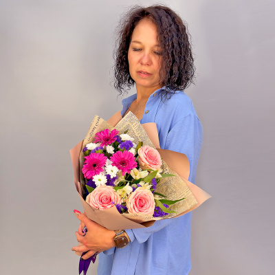 х Школьный букет из розовых роз и гербер с альстромерией арт. 52448