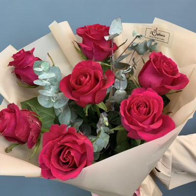 Букет с розовыми розами 60 см. и эвкалиптом N 76724