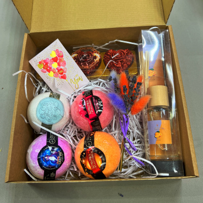 Подарочный набор "Магия" с аромадиффузором, свечой и бомбочкой для ванны. N 45013