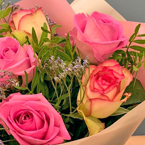 Небольшой букет "Знак внимания" из Кенийских розочек. арт. 6993
