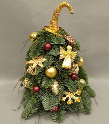 "Елка N 5" (25 см.) из нобилиса и сухоцветов. N 2589