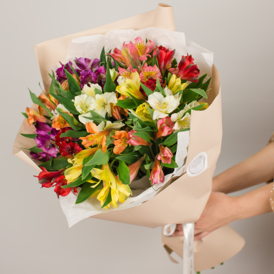 Букет из цветных альстромерий 50406
